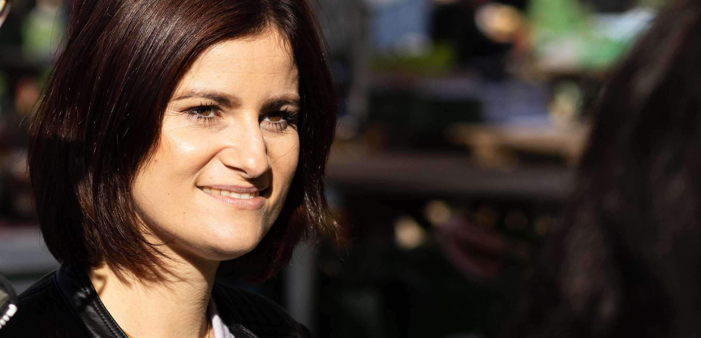 Tanja_solo_am Markt_551x266